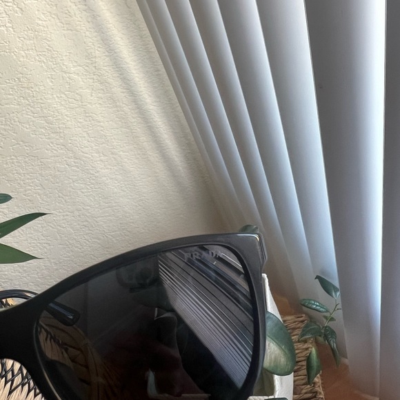 Prada Sunglass - Picture 8 of 10